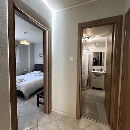 Letty's Cozy Flat شقة Peraía